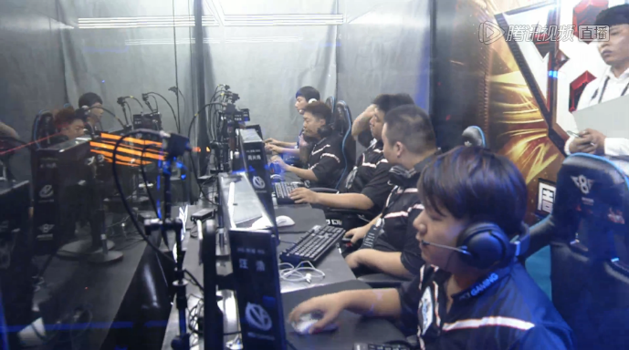 BLG回应暂停：两次疑惑RA是否掉线 FoFo表示不打掉线 Bin申请暂停